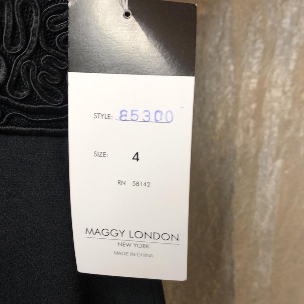 MAGGY LONDON dress 😍🤩 - Picture 6 of 8